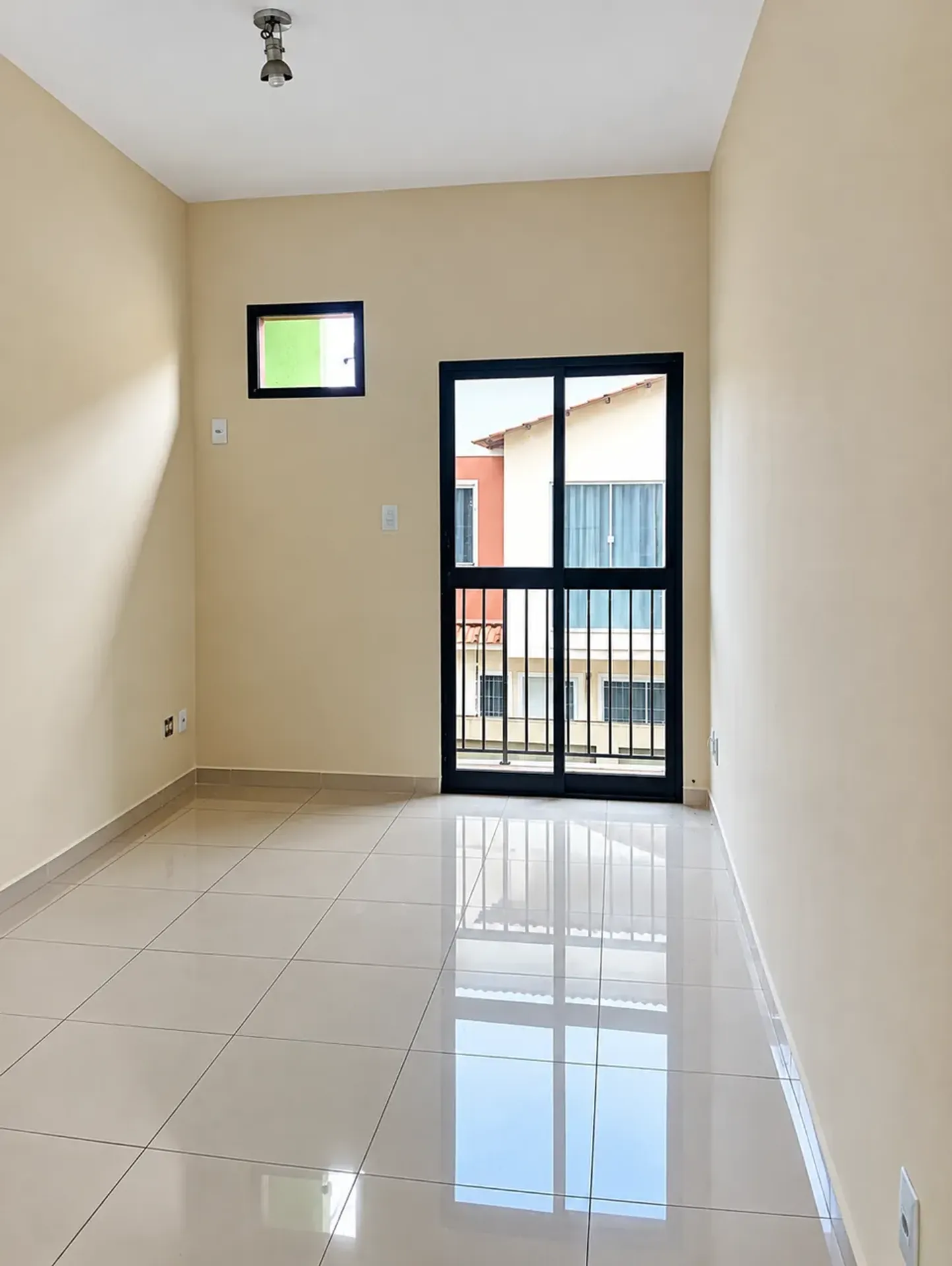 2-bedroom apartment, 1 with its own bathroom, 75 m² — photo 13