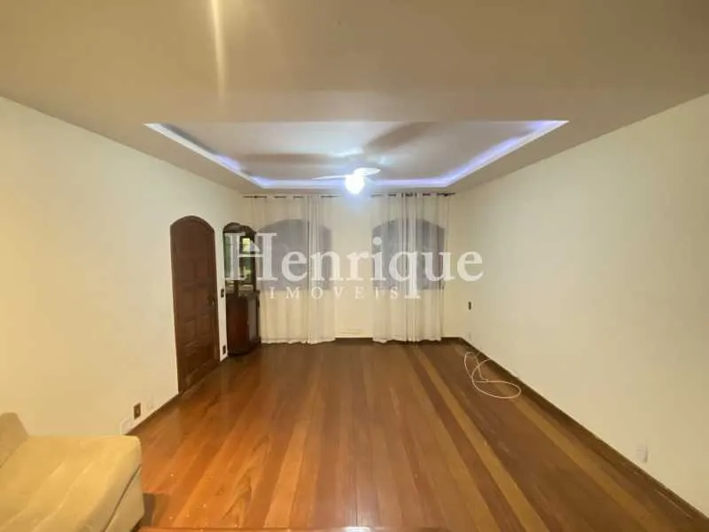 Casa de 4 dormitorios con vestidor — photo 4