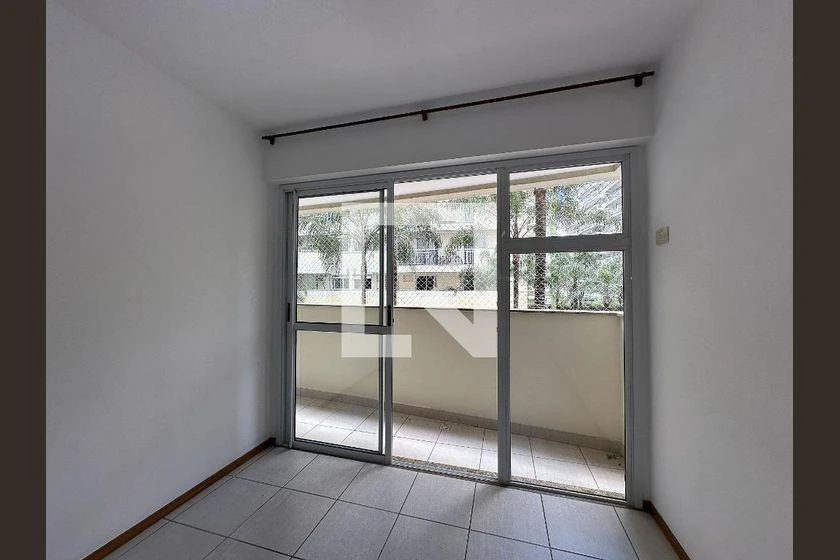 3-bedroom apartment in a building with a gym — photo 6