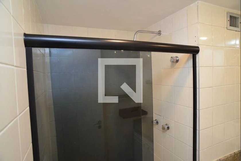 82 m² rental apartment with 2 bedrooms and enclosed balcony — photo 18