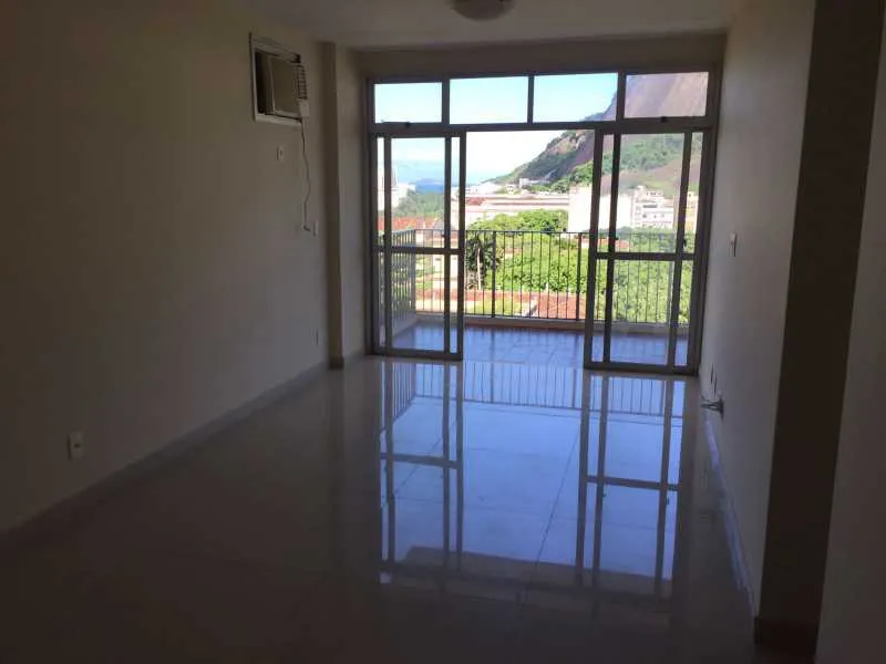 90 m² apartment with 2 bedrooms and a balcony — photo 14