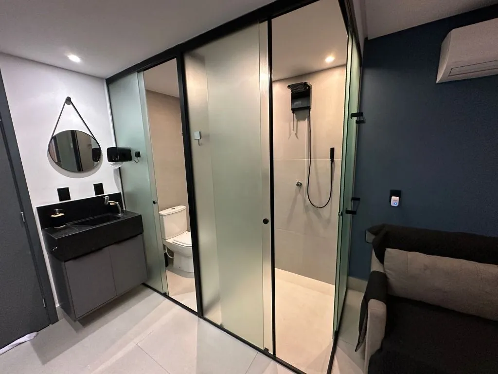 Furnished 23 m² flat with 1 en-suite and air conditioning — photo 3