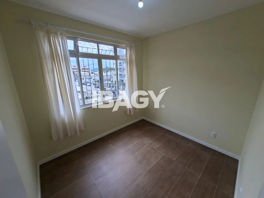 Apartamento de 4 dormitorios con chimenea y 1 suite — photo 19