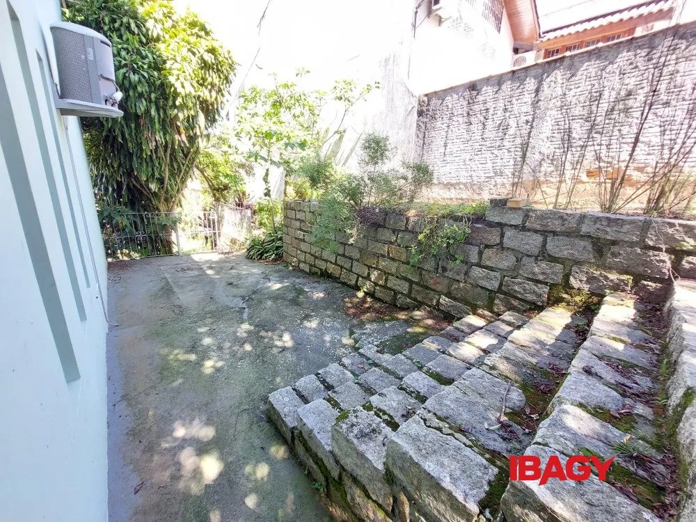 Casa amueblada con 4 dormitorios y 950 m² — photo 29