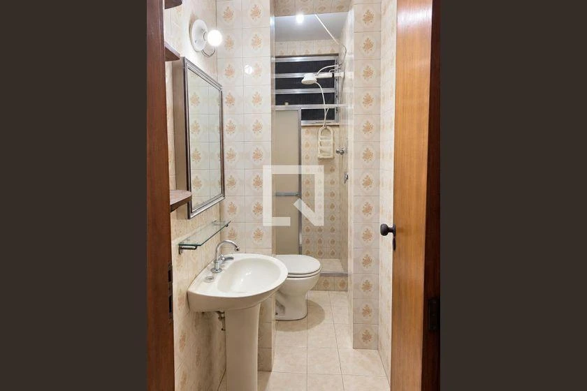 Walk-in closet in a 2-bedroom apartment, 63 m² — photo 13