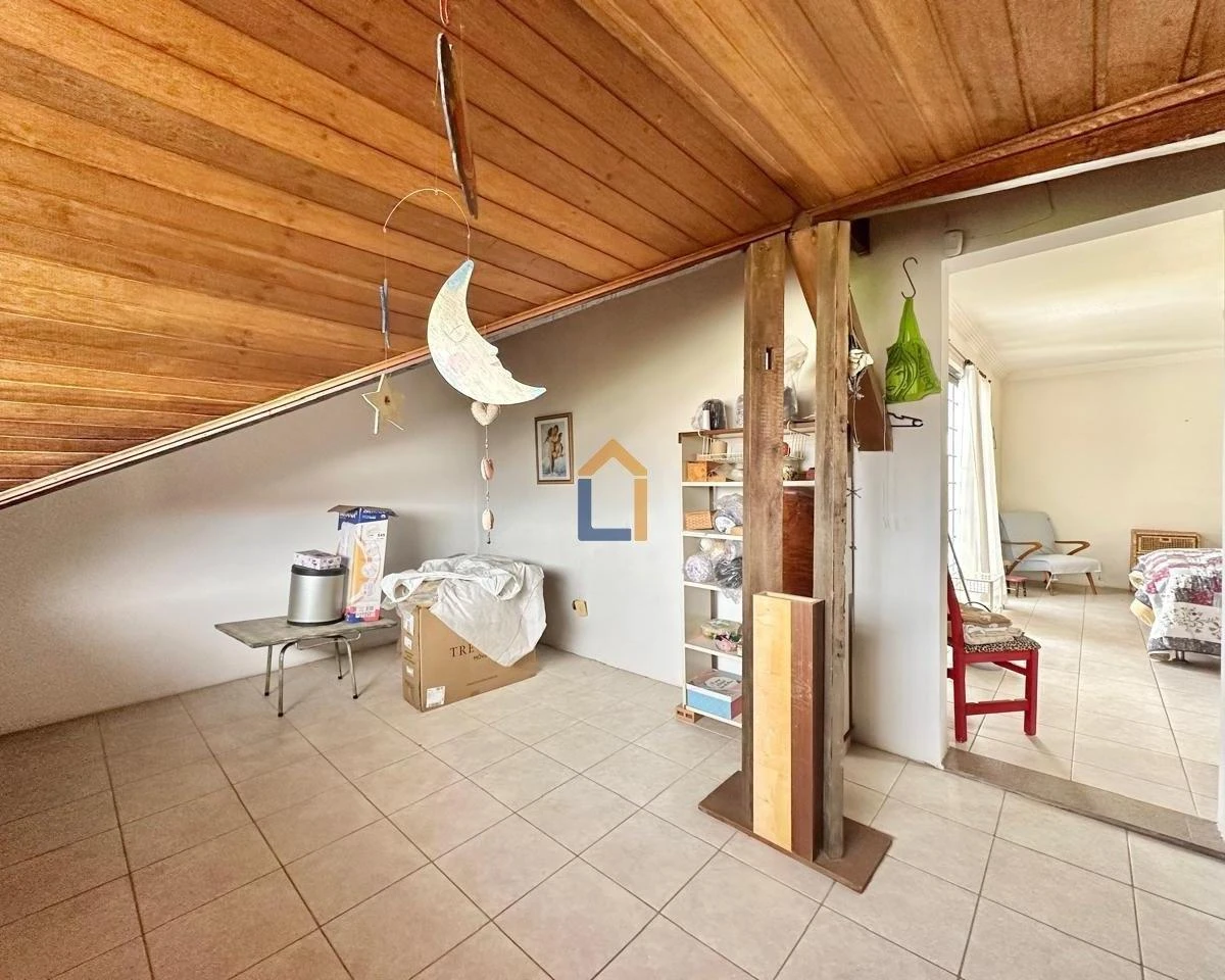 5-bedroom house with a home office — photo 24