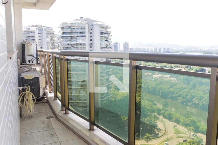 Furnished apartment, 150 m², with a glass-enclosed balcony — photo 16