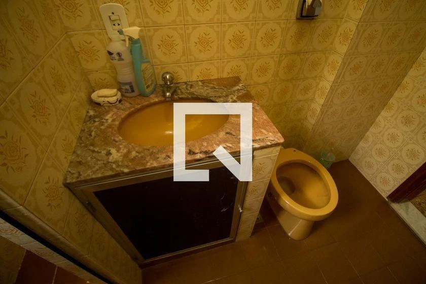 2-bedroom apartment in a building with a pool — photo 32