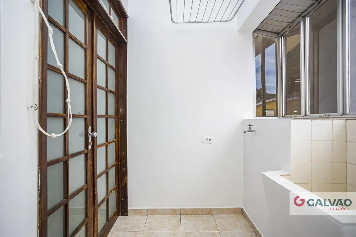 Unfurnished 3-bedroom apartment with 1 bathroom and no parking — photo 26