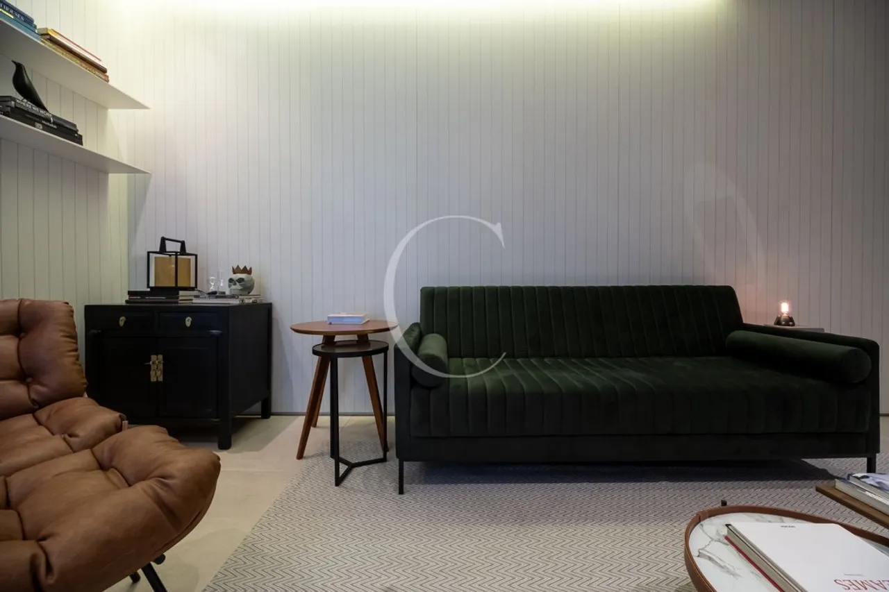Unfurnished apartment with open kitchen and gas stove — photo 7