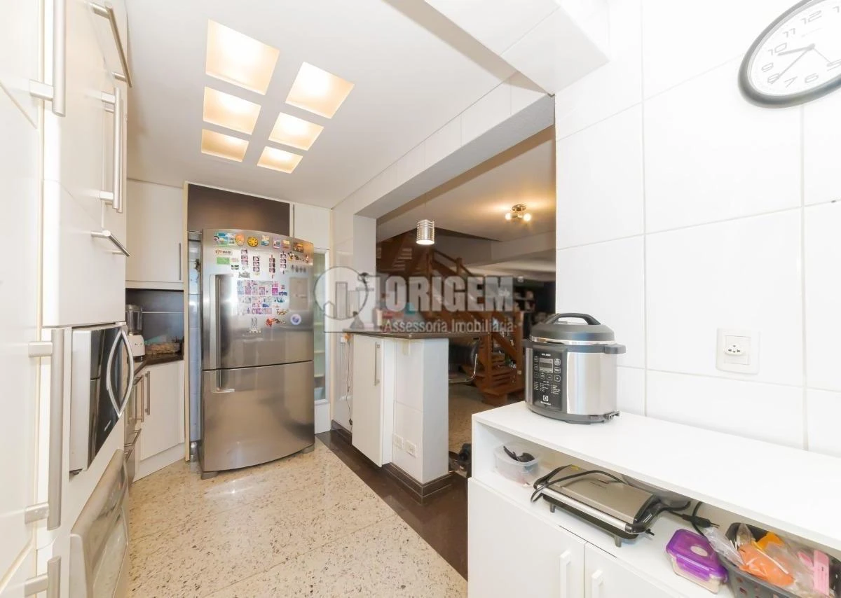 Furnished 216 m² apartment with 3 en-suites — photo 31