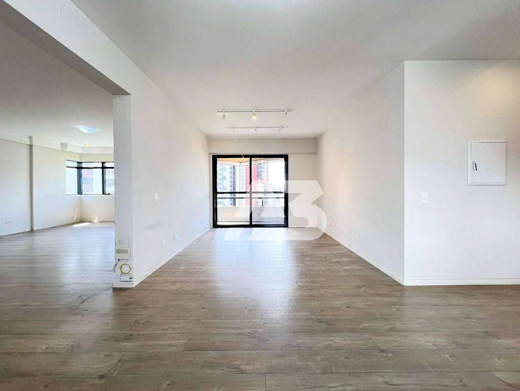 Apartamento de 254 m² com 3 dormitórios e 2 vagas — photo 2