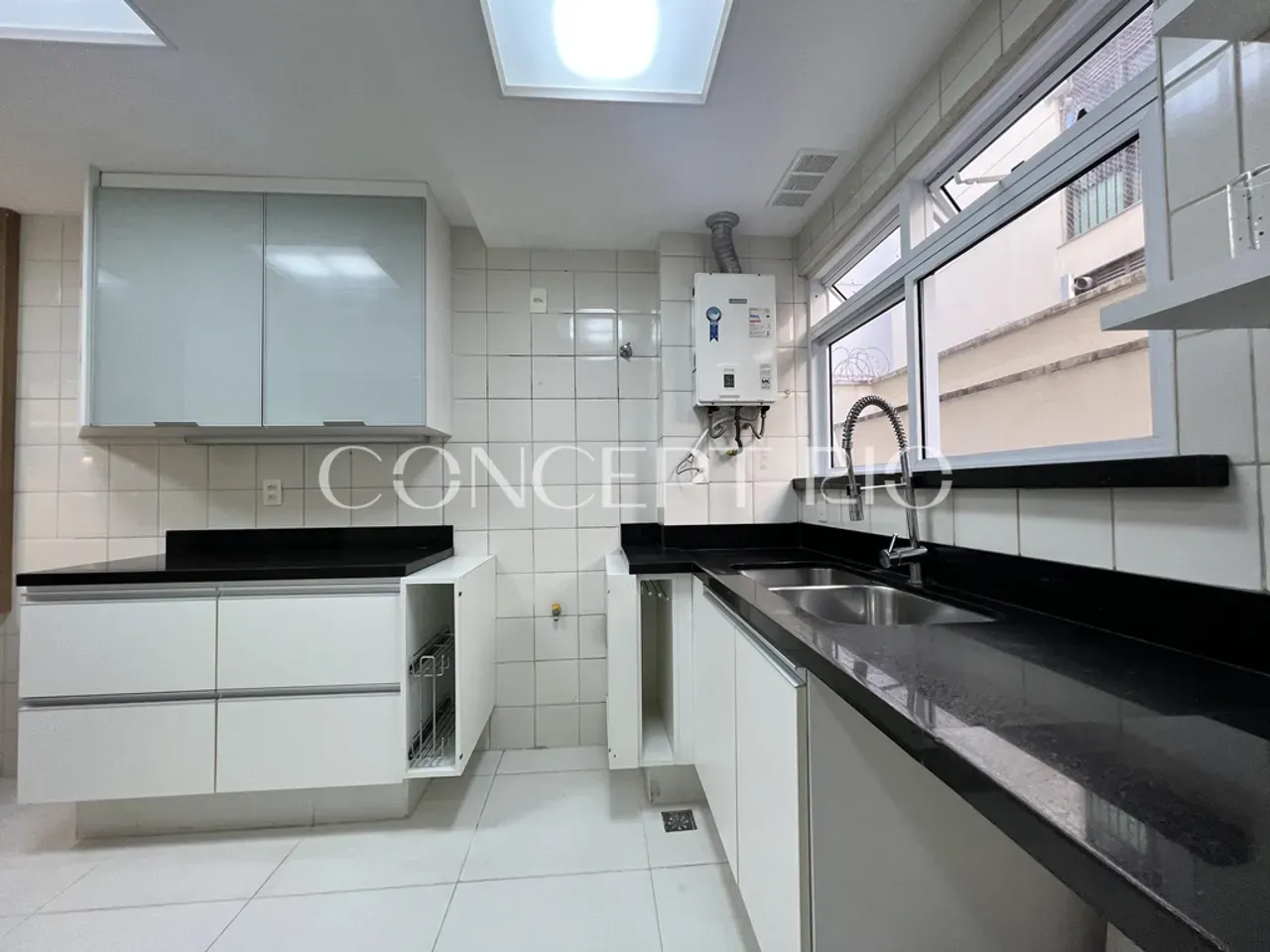 2-bedroom apartment with a private BBQ — photo 4