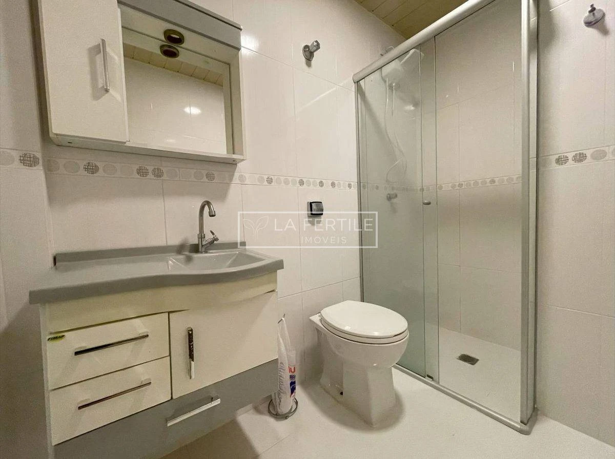 Furnished apartment, 55 m², with wood or laminate floors — photo 9