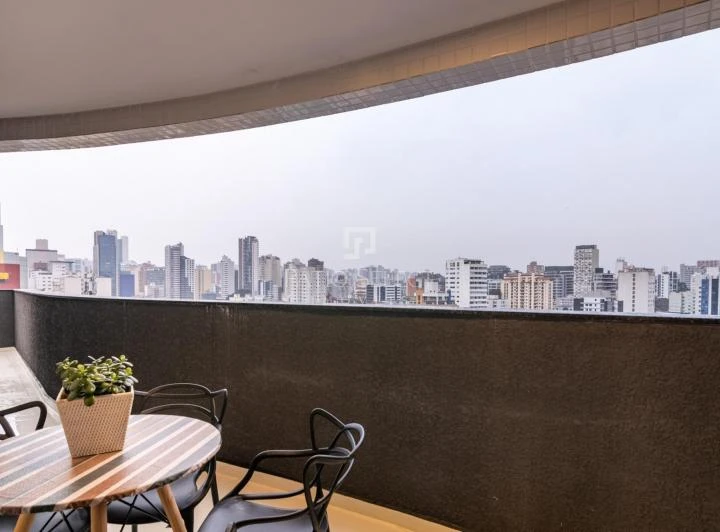 Apartamento mobiliado com 3 quartos e 3 banheiros