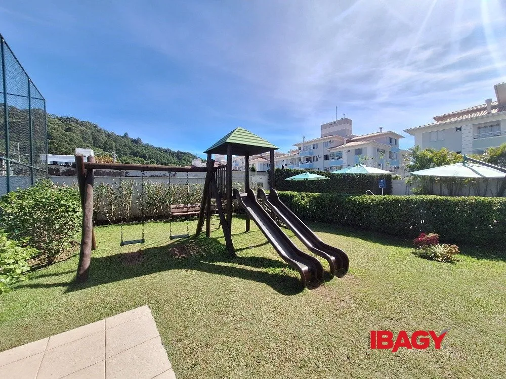 Glass-enclosed balcony in a 2-bedroom apartment, 66 m² — photo 4