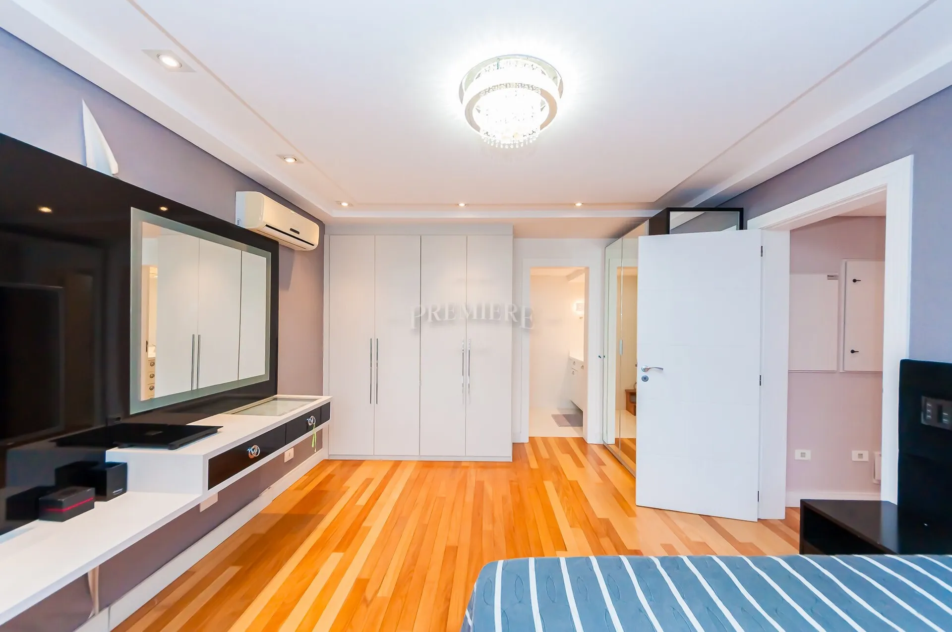 House with 3 en-suite bedrooms and 450 m² — photo 17
