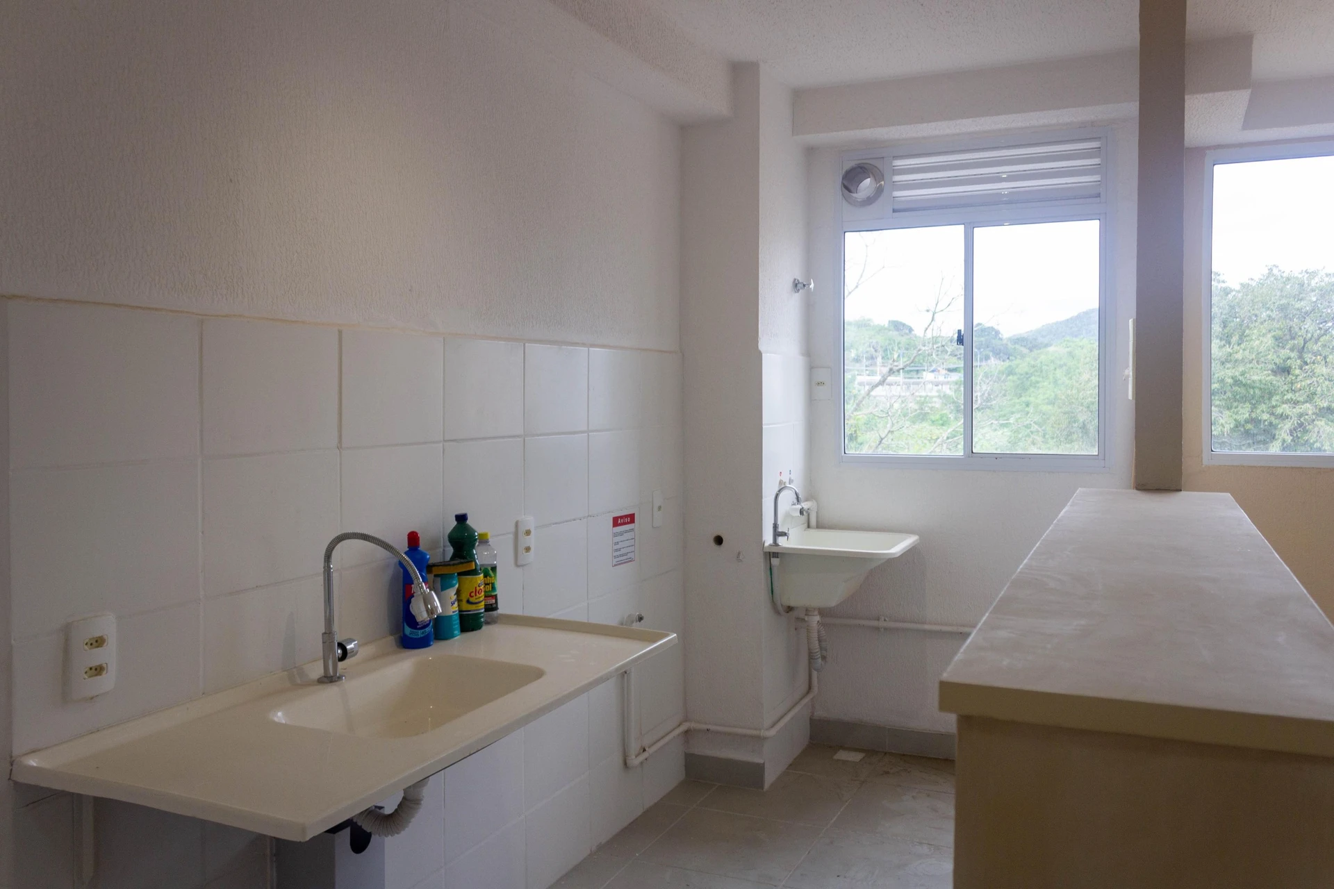 2-bedroom apartment in a building with a gym — photo 33