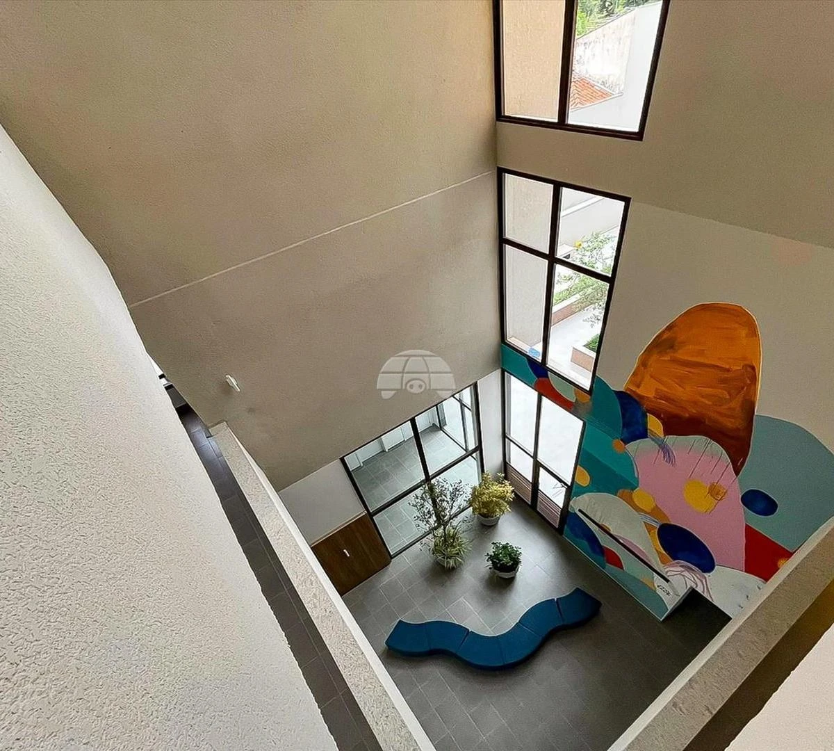 Furnished apartment, 31 m², with floor-to-ceiling windows — photo 33