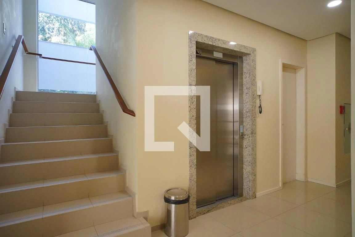 Glass-enclosed balcony in a 2-bedroom apartment, 78 m² — photo 46