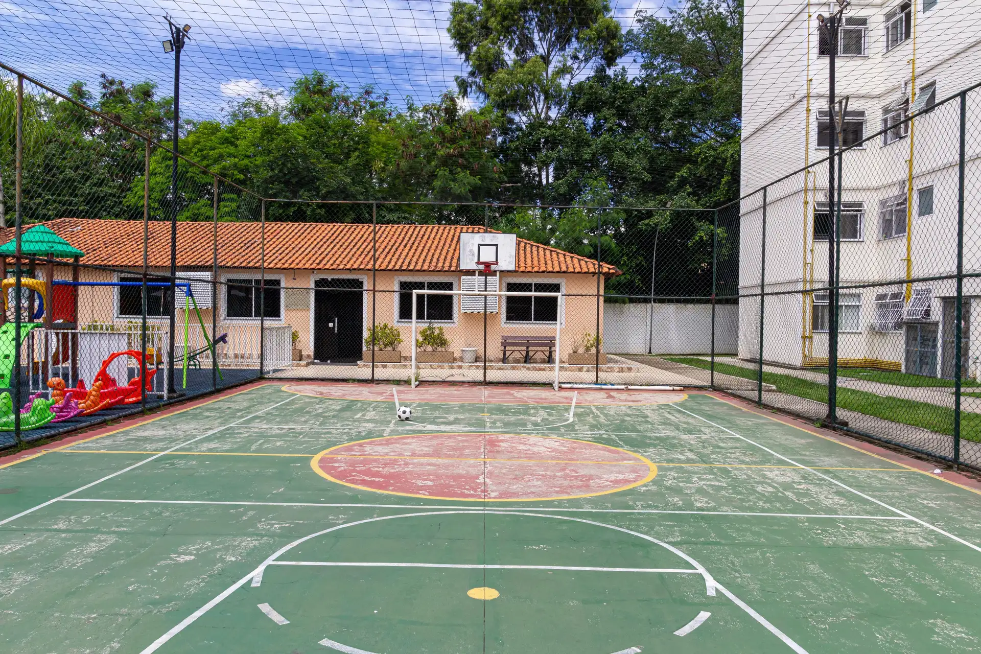 Apartamento mobiliado de 2 quartos em condomínio com piscina — photo 22