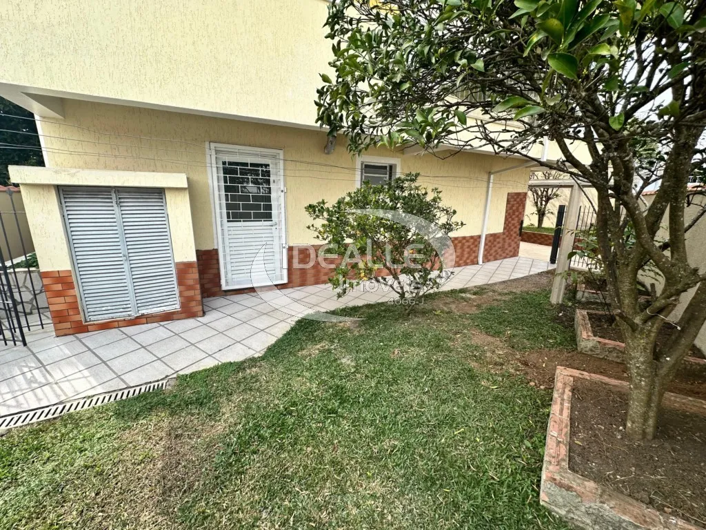184 m² house with a built-in balcony grill — photo 4