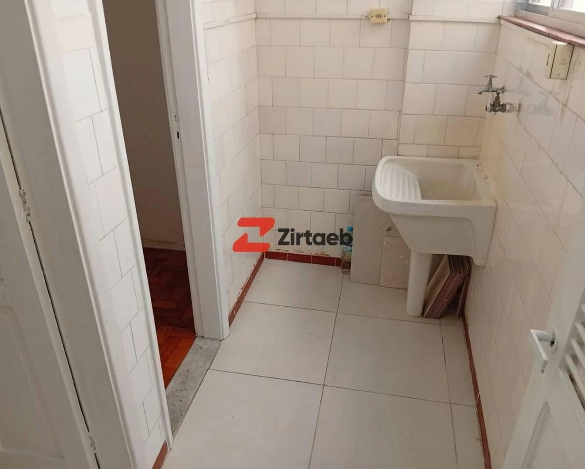 2-bedroom apartment with wood or laminate floors — photo 32