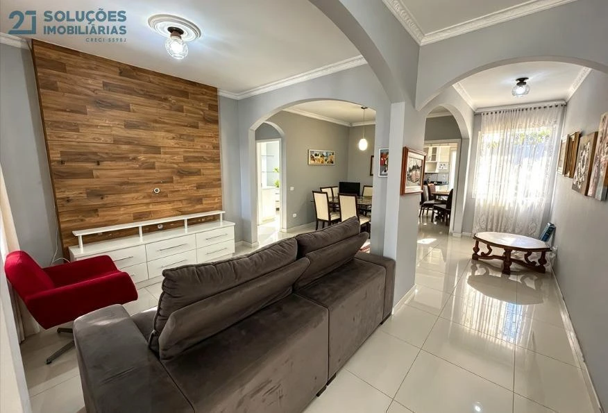 170 m² house with a home office and a washing machine