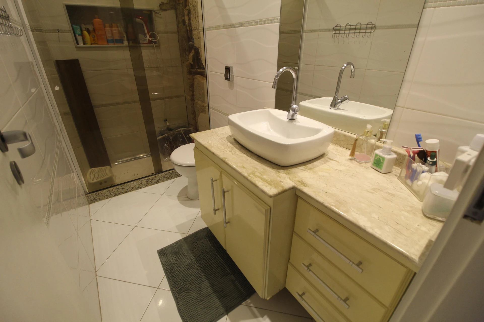 Furnished apartment, 92 m², with a washing machine — photo 13