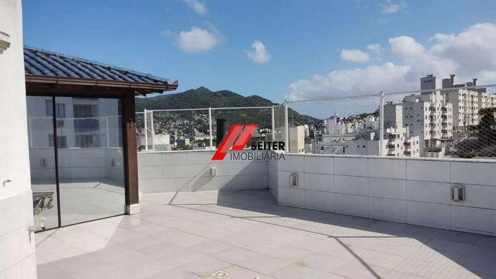 173 m² duplex penthouse with 3 bedrooms and private BBQ