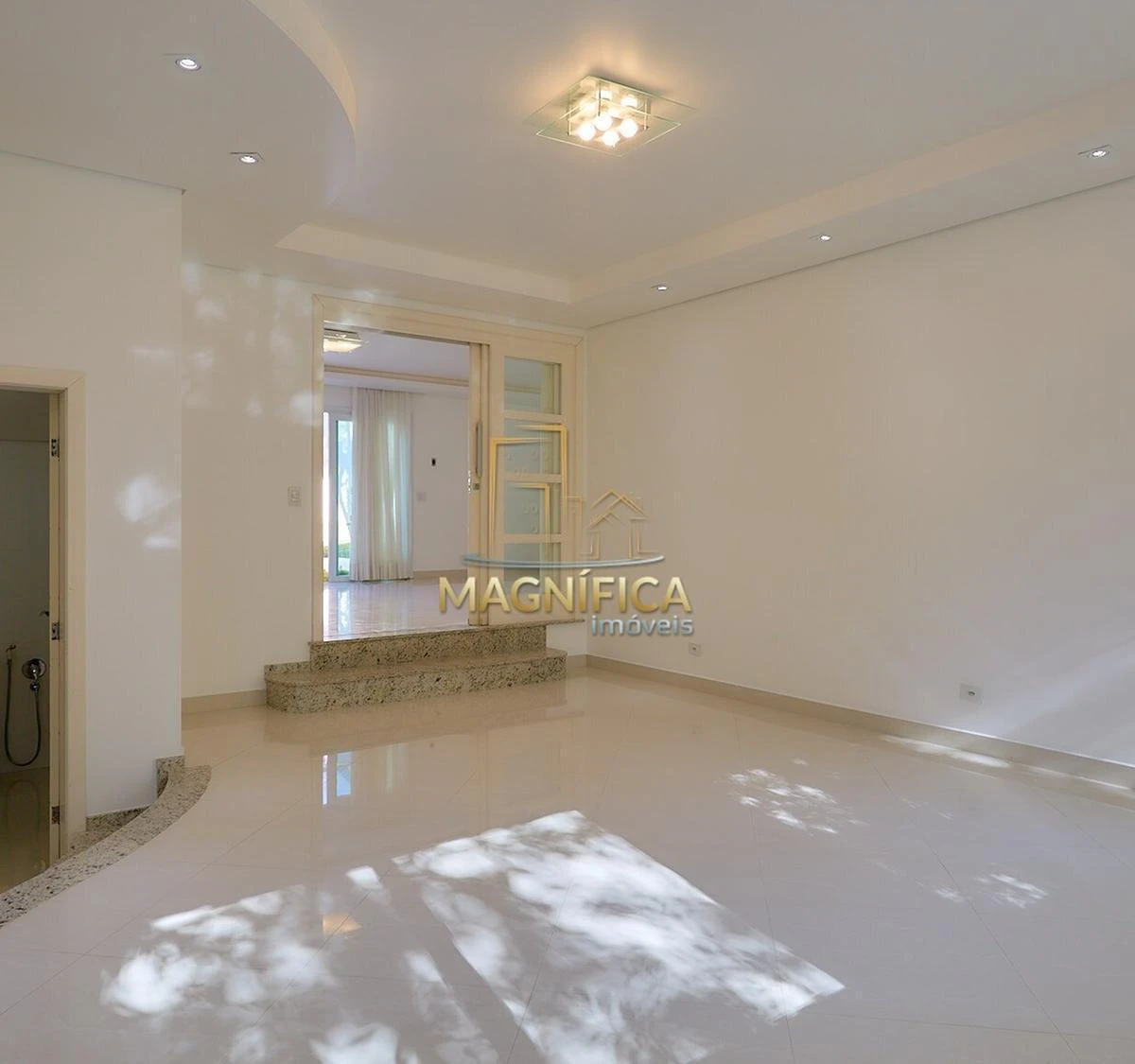 Furnished house with 6 bedrooms and 5 parking spots