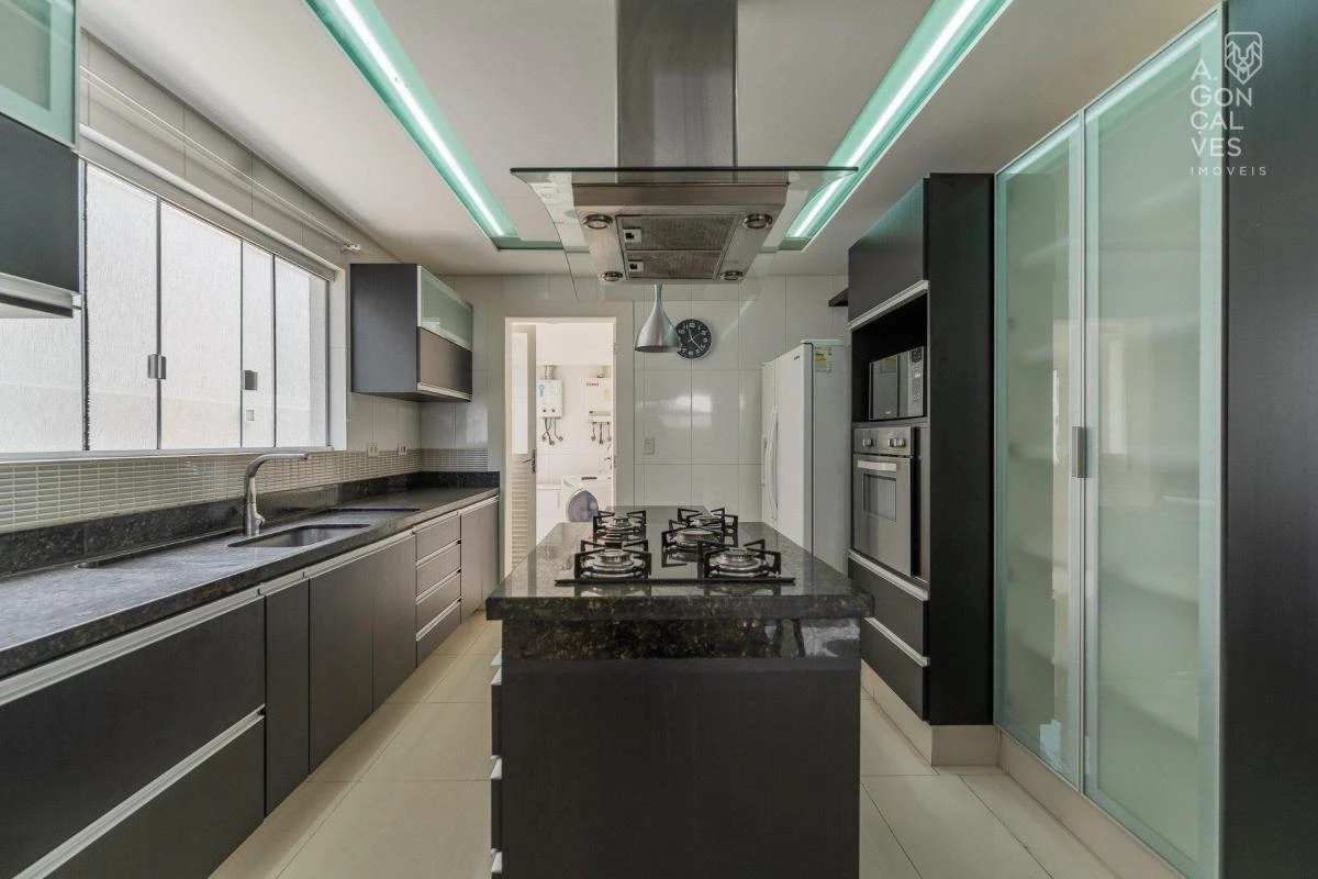 Furnished house with 3 en-suite bedrooms and balconies — photo 2