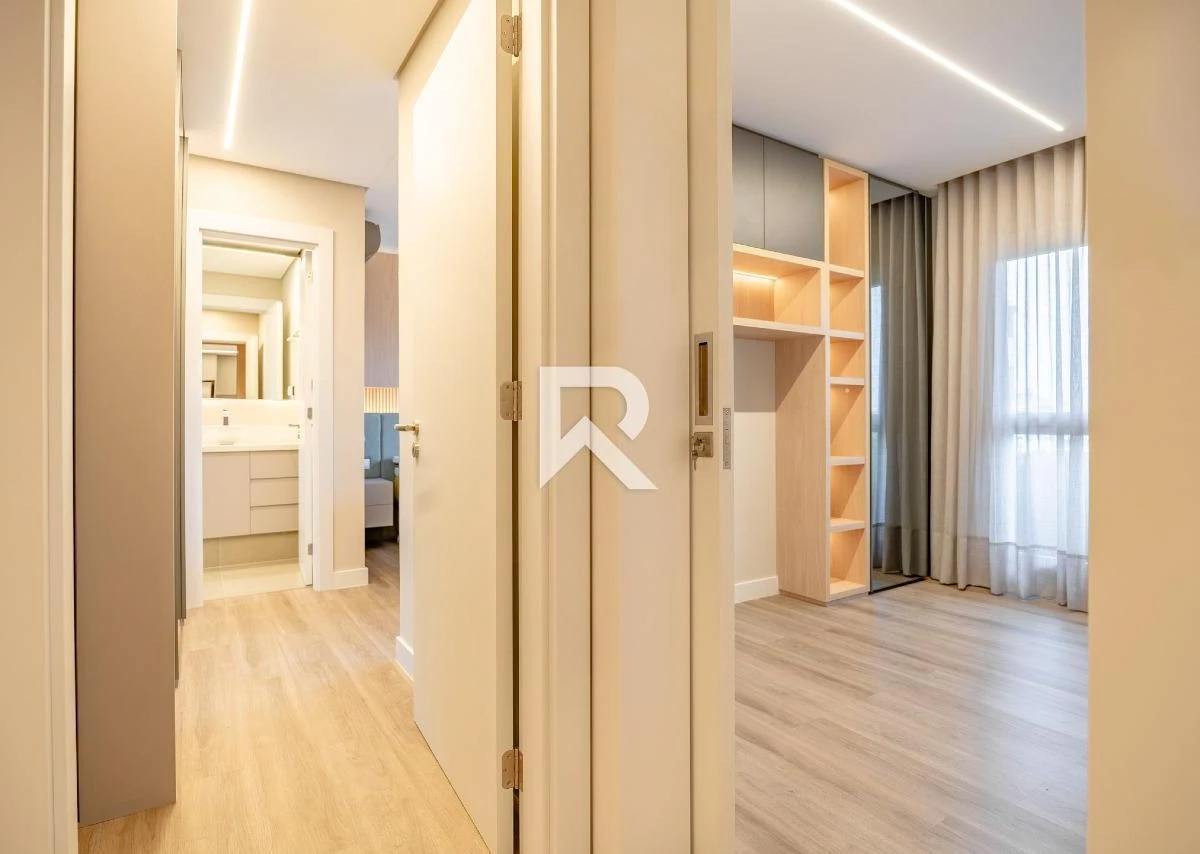Furnished apartment, 87 m², with a glass-enclosed balcony — photo 32