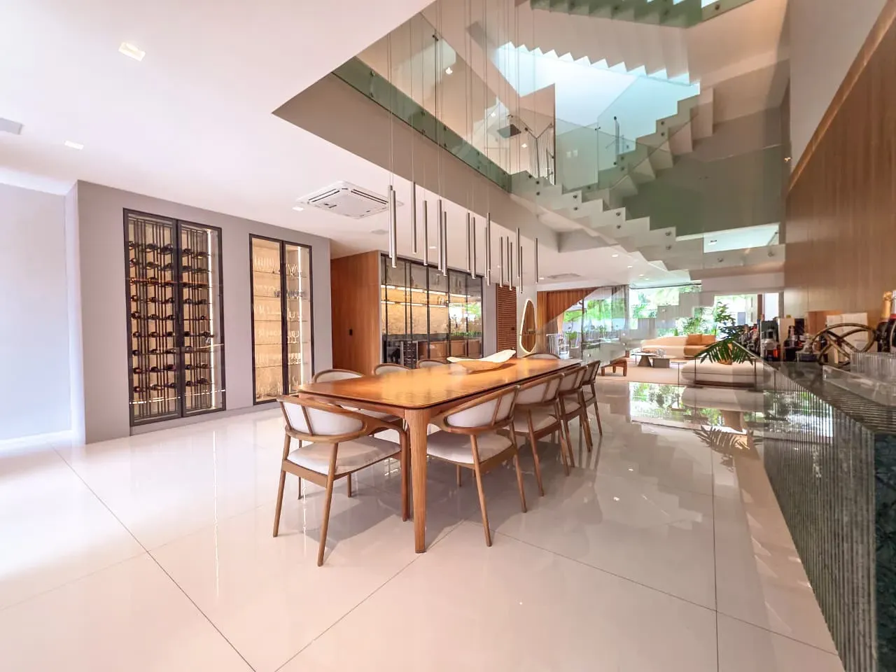 Furnished house, 920 m², with a bathtub — photo 26