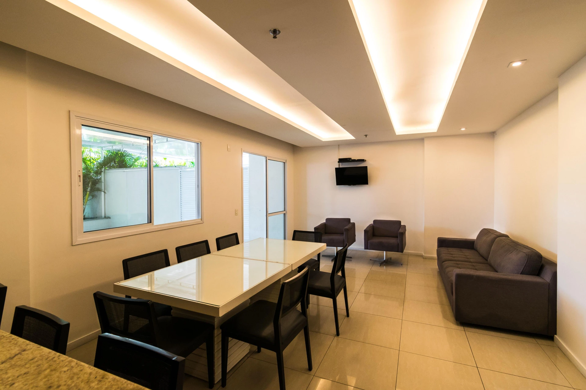 Furnished 3-bedroom apartment with 1 en-suite and balcony — photo 38