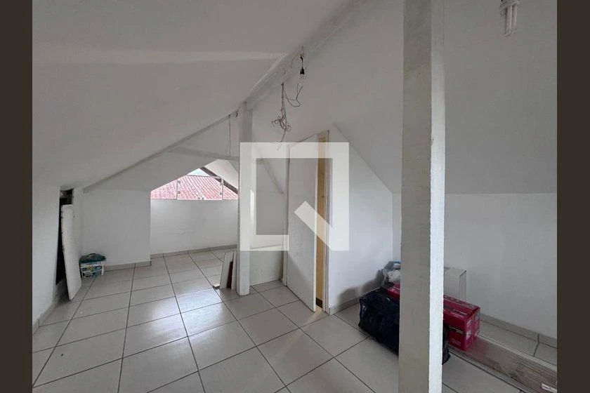 House 280 m² with 4 bedrooms and 3 bathrooms — photo 45