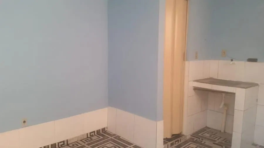 Unfurnished studio with kitchenette and 1 bathroom, no parking — photo 12