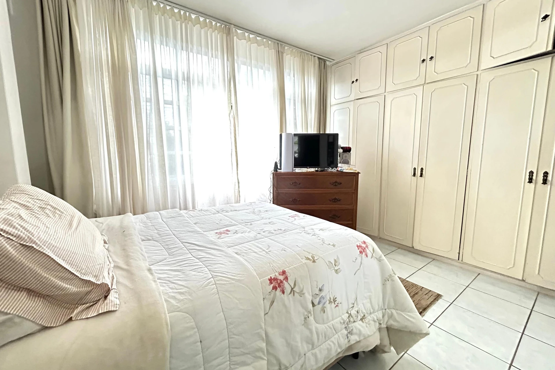 Рабочее место и 2 спальни: квартира 80 м² — photo 3