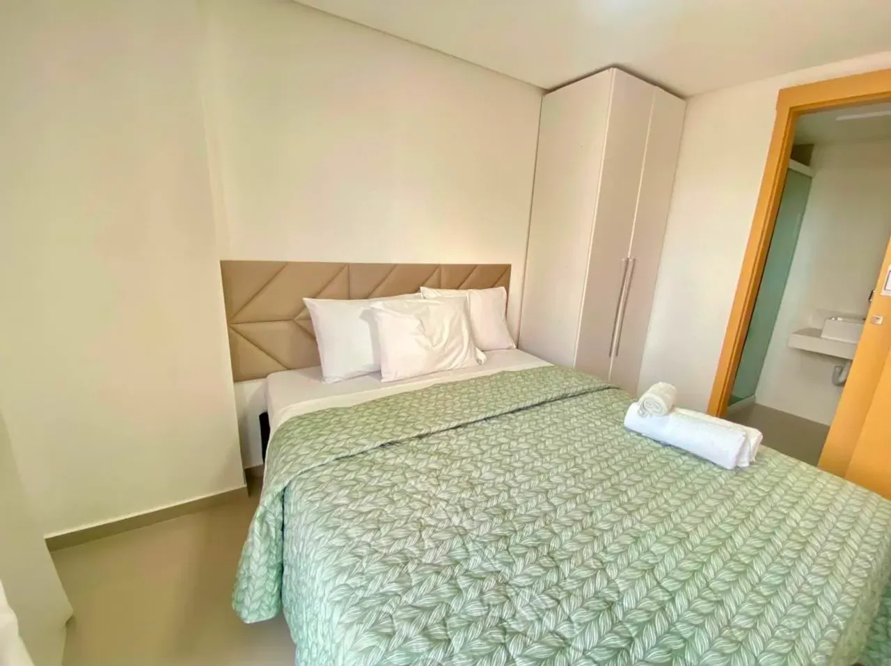 Apartamento mobiliado com 2 quartos e varanda com churrasqueira — photo 8