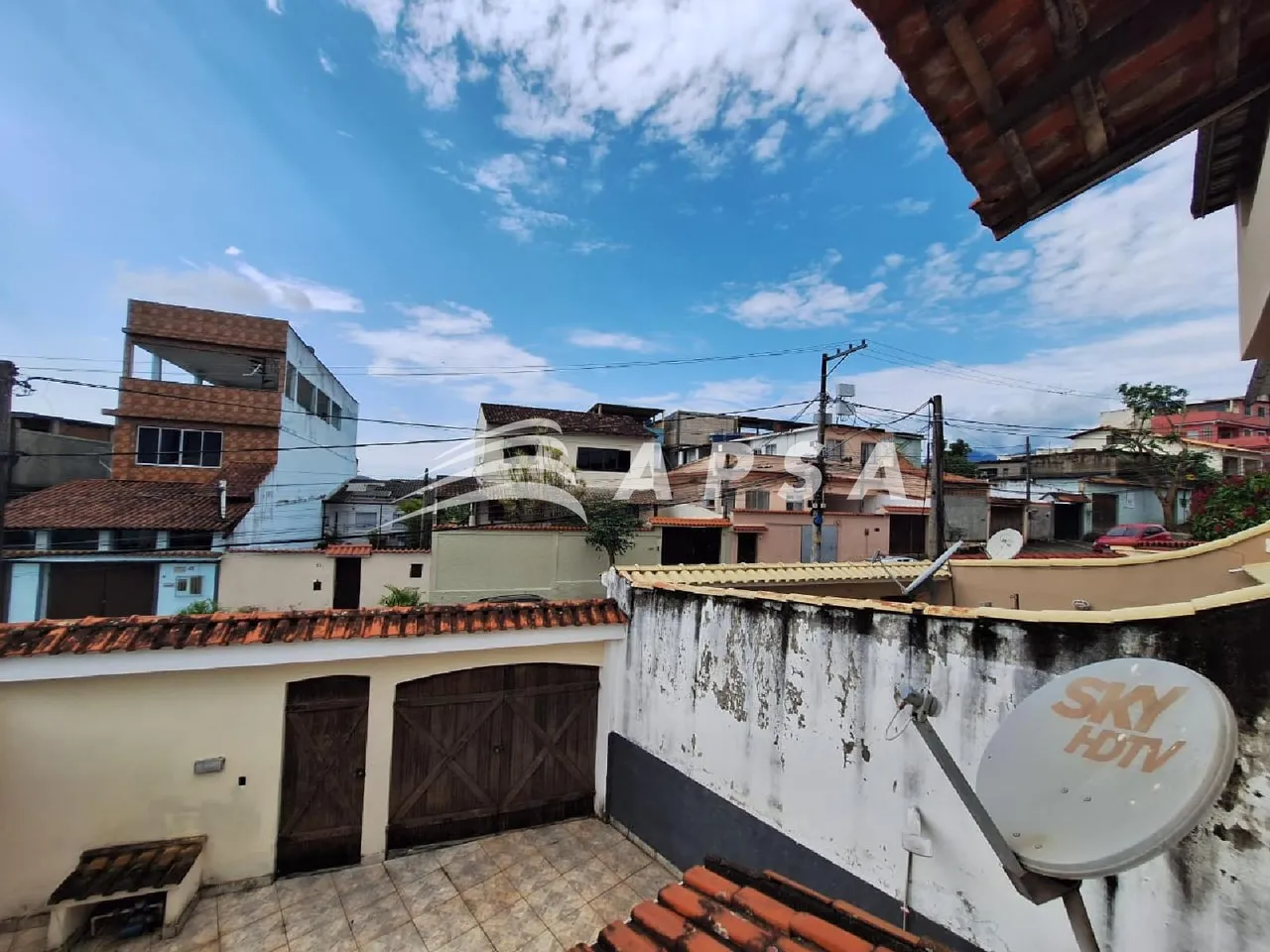 Casa com 2 quartos e cozinha fechada com fogão a gás — photo 18