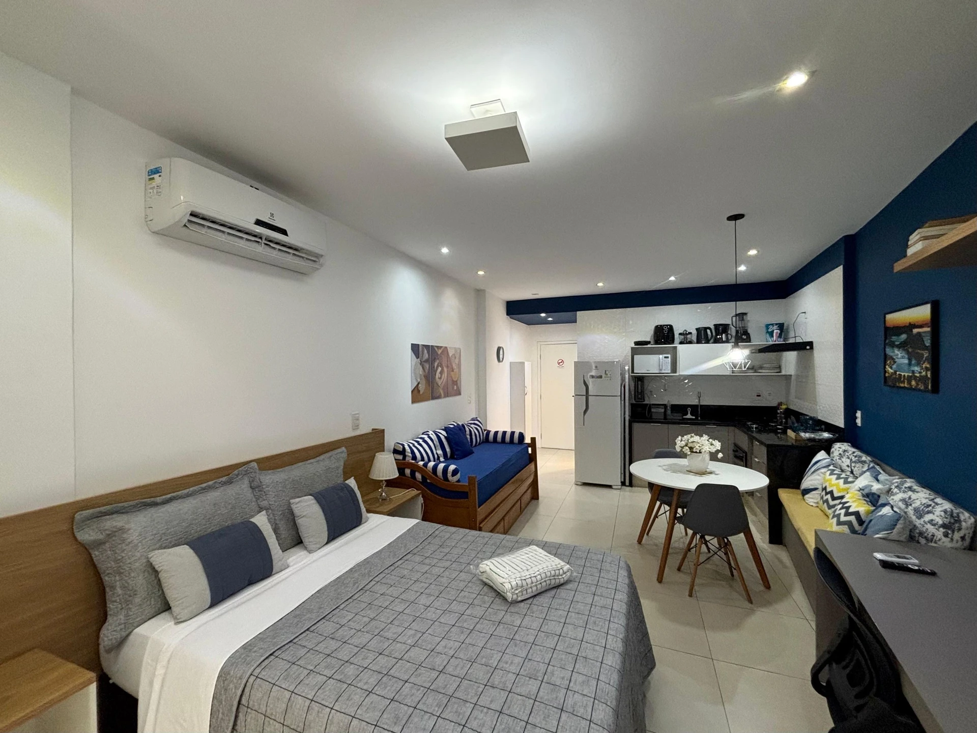 Furnished apartment, 32 m², with a washing machine — photo 3