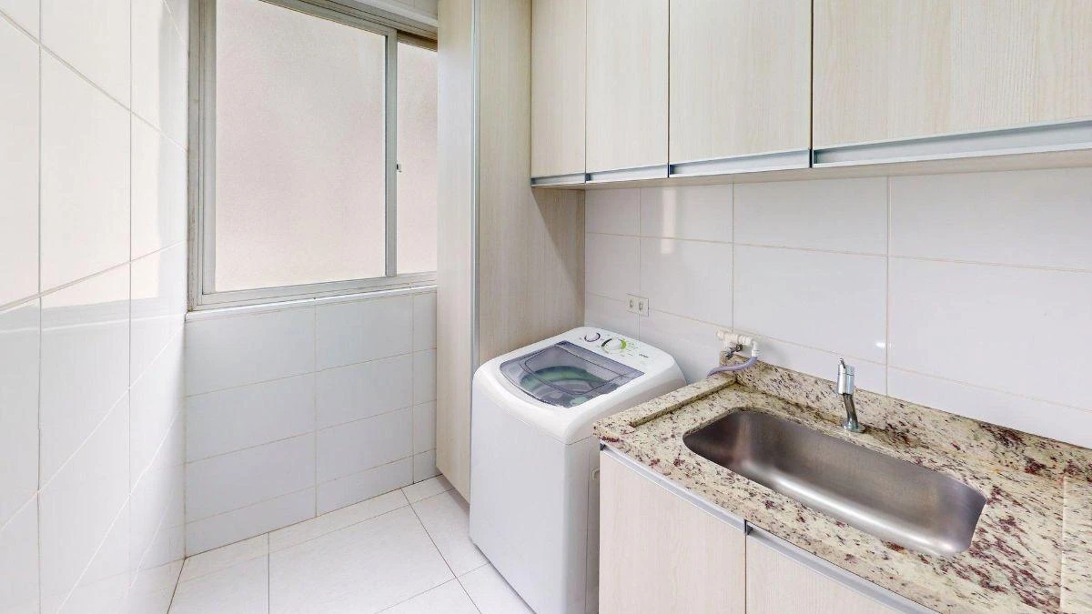 2-bedroom apartment with a washing machine