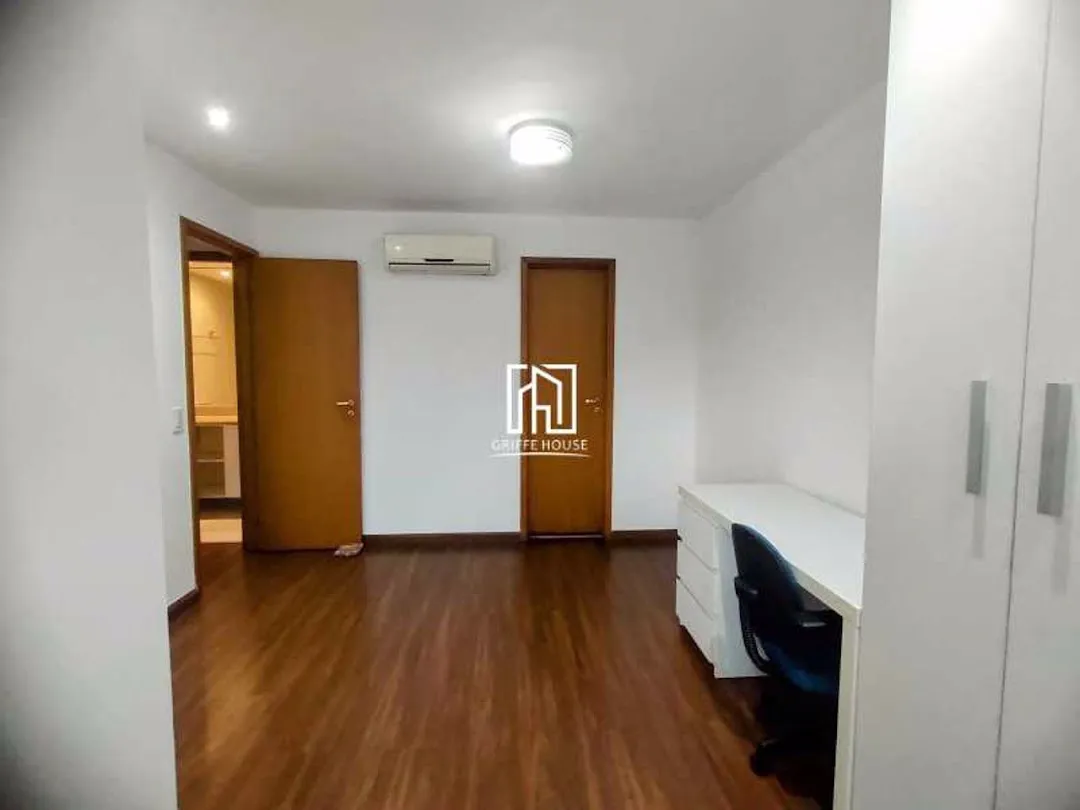 Квартира 134 м² с рабочим местом и грилем на балконе — photo 14