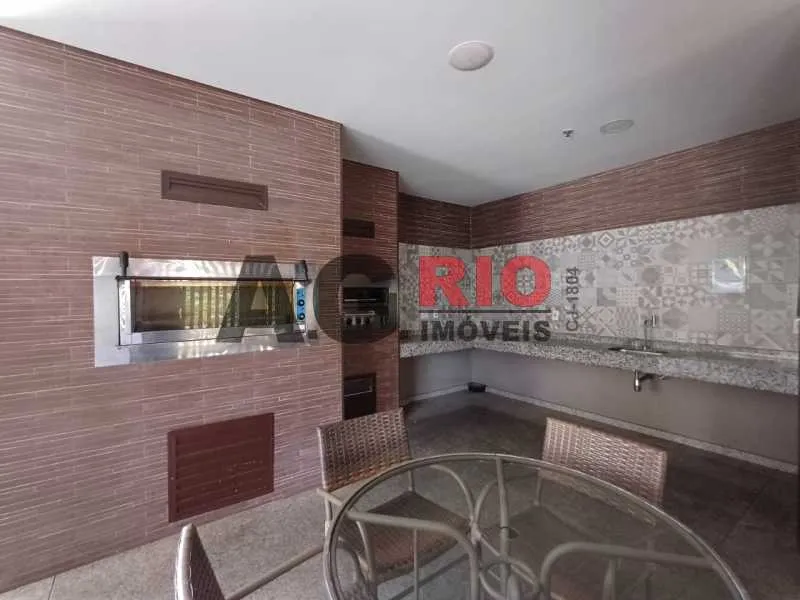 3-bedroom rental apartment with balcony and views — photo 25