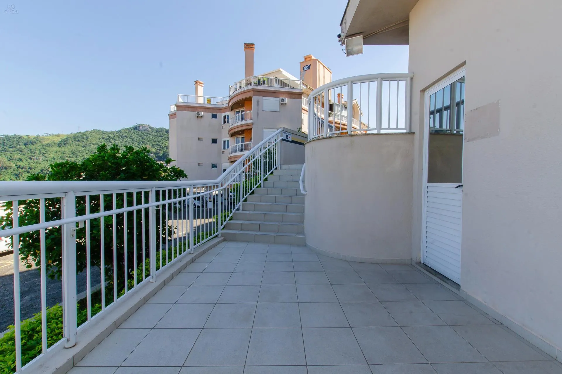 Mountain view in a 2-bedroom apartment, 65 m² — photo 4