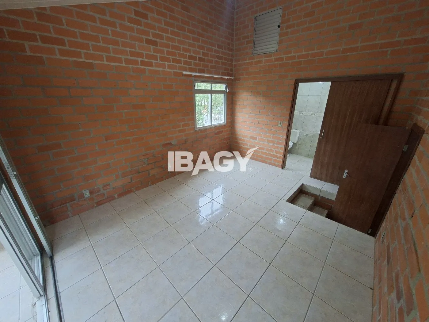 4-bedroom house with a mountain view — photo 21