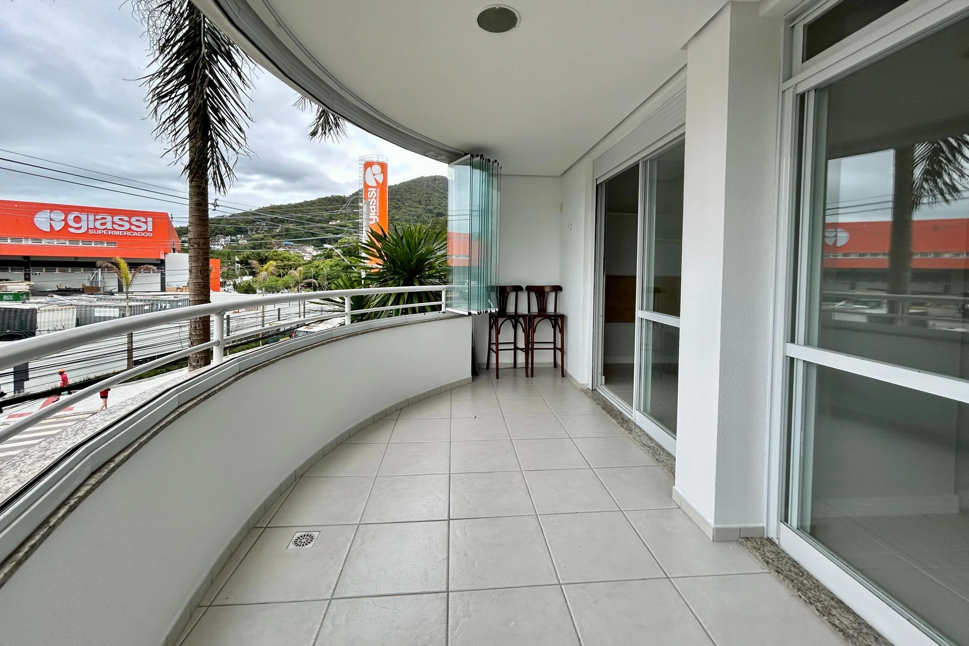 2-bedroom apartment in a building with a gym — photo 16