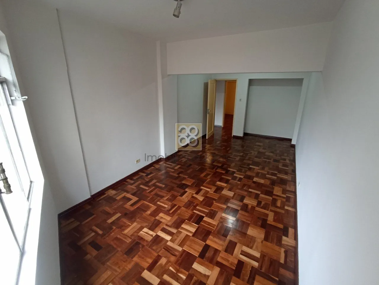 Apartment, 98 m², with wood or laminate floors — photo 7
