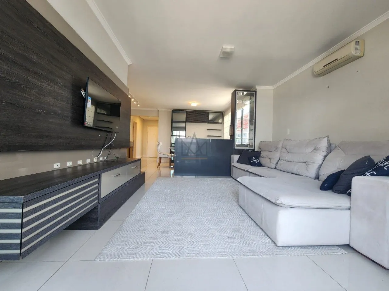 4-bedroom apartment in a building with a gym — photo 56