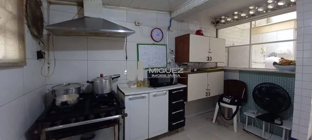 One-bedroom apartment in a building with a gym — photo 37